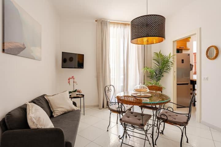 Alleyway Apartment